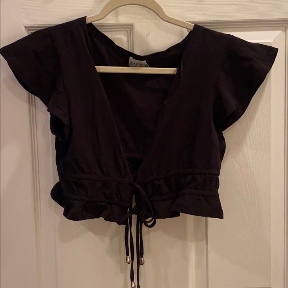 Black shirt sleeve top